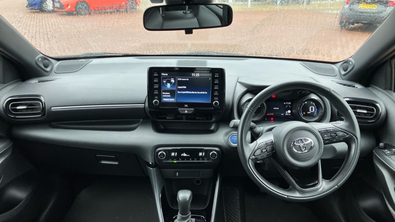 Toyota Yaris 1.5 Hybrid Dynamic 5dr CVT Hybrid Hatchback